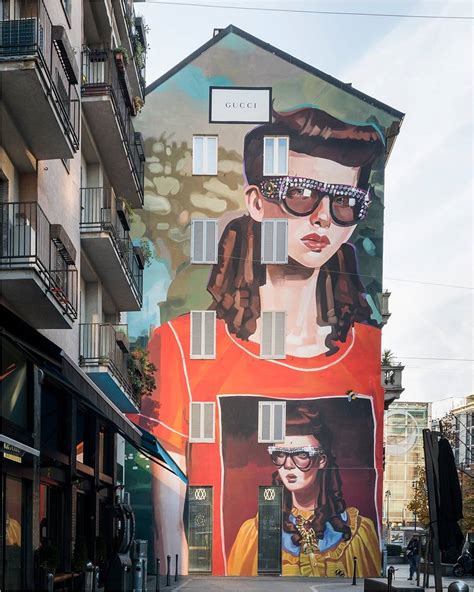 murale artistico di gucci|gucci street art.